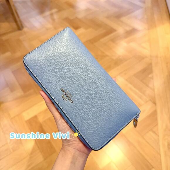 NWT Coach Long zip around wallet C4451 Silver/Bluebell